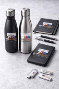 DTF UV-stickers op merchandise: flessen, notitieboek en powerbank